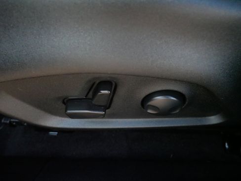 Used 2023 Jeep Compass Limited image 20