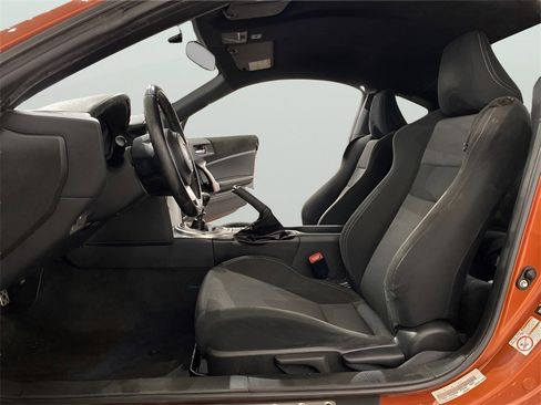 Used 2017 Toyota 86 image 9