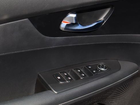 Used 2023 Kia Forte GT-Line image 18