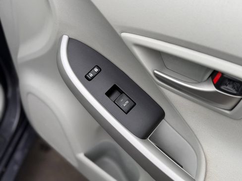 Used 2012 Toyota Prius Two image 72