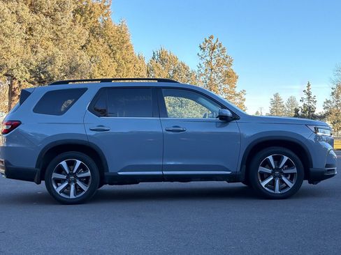 Used 2023 Honda Pilot Elite image 3