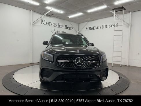 Used 2022 Mercedes-Benz GLB 250 4MATIC w/ AMG Line image 2