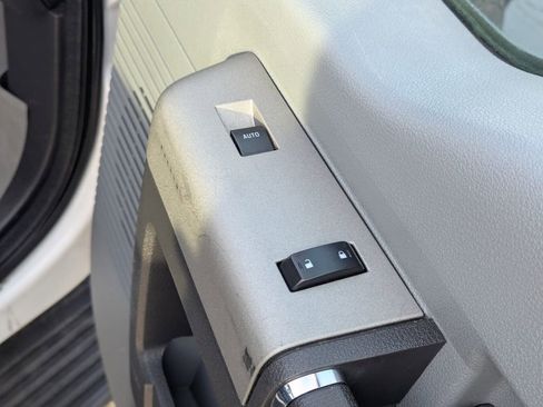 Used 2015 Ford F350 XLT w/ Snow Plow Prep Package image 38