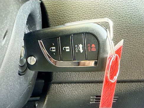 Used 2025 Toyota Corolla LE image 8