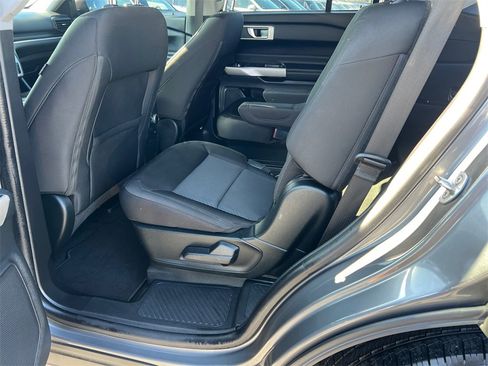 Used 2022 Ford Explorer XLT image 21