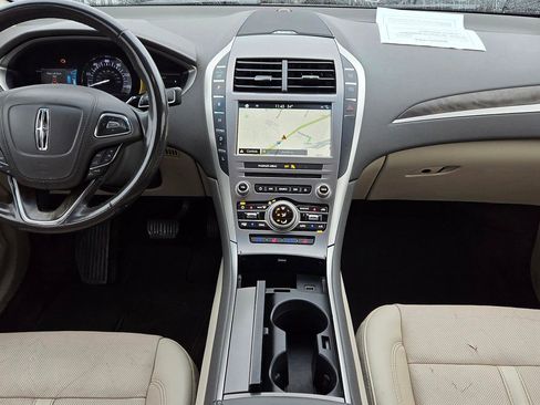 Used 2018 Lincoln MKZ Reserve image 11
