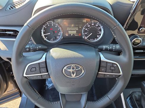 Certified 2024 Toyota Highlander LE image 20