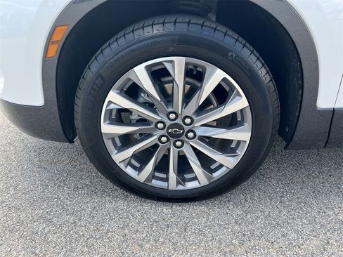 Used 2025 Chevrolet Blazer Premier w/ Driver Confidence II Package image 33