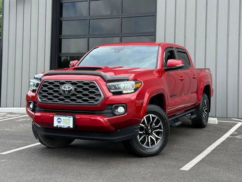 Used 2021 Toyota Tacoma TRD Sport w/ Technology Package AWD/4WD image 7