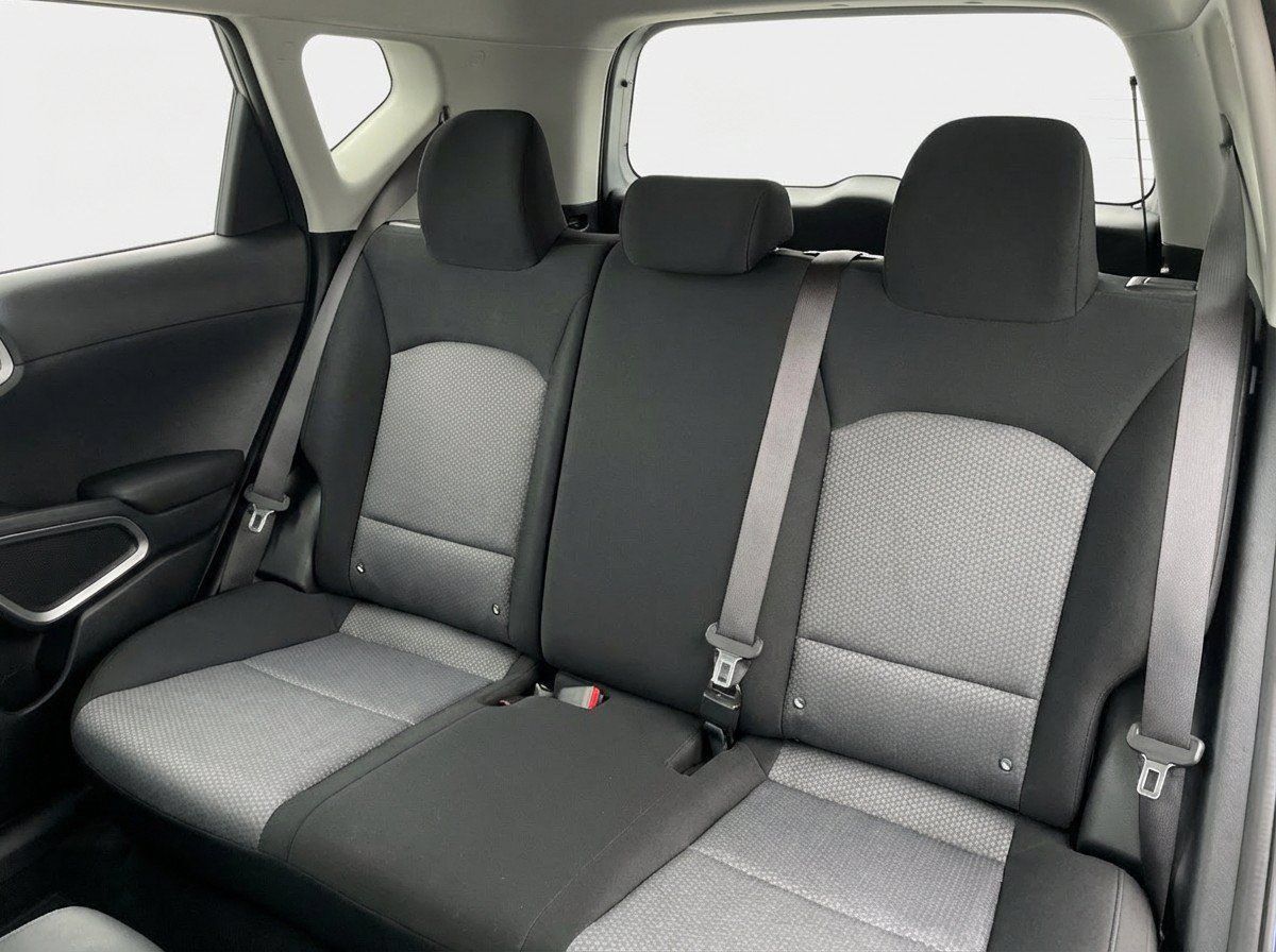 Used 2025 Kia Soul LX w/ LX Technology Package FWD image 21