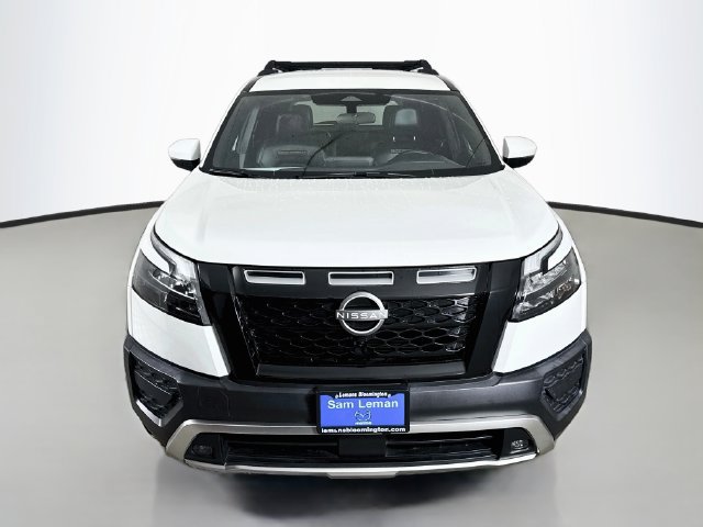 Used 2025 Nissan Pathfinder Rock Creek AWD/4WD image 2