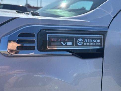 Certified 2025 GMC Sierra 3500 Denali w/ Denali Reserve Package image 9