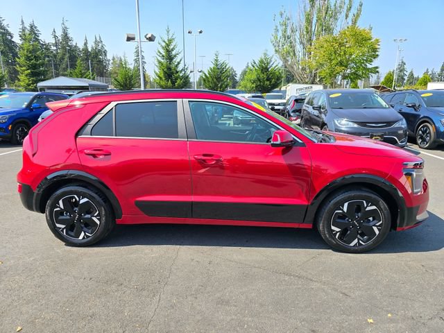 Certified 2025 Kia Niro Wind w/ Wind Preserve Package FWD image 7