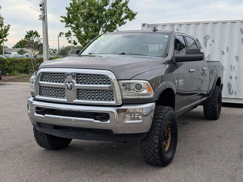 Used 2015 RAM 3500 Laramie w/ Convenience Group AWD/4WD image 7