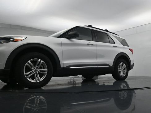 Used 2020 Ford Explorer XLT w/ Class III Trailer Tow Package AWD/4WD image 34