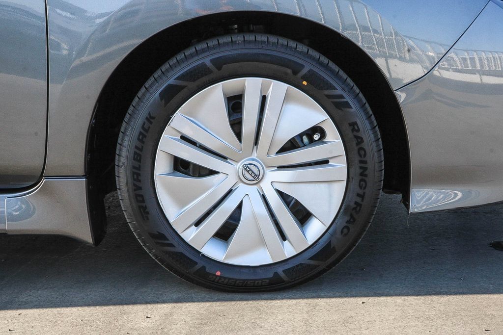 Used 2023 Nissan Leaf S FWD image 11