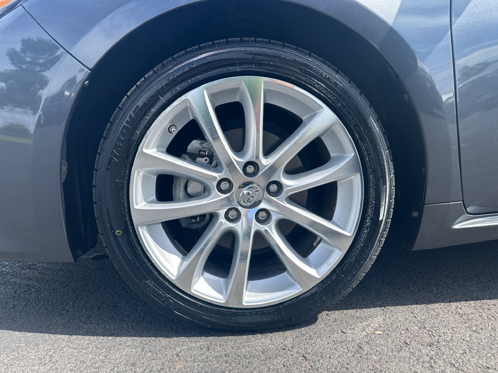 Used 2015 Toyota Avalon Limited FWD image 12