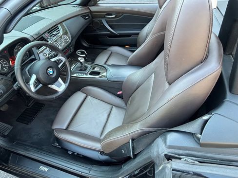 Used 2014 BMW Z4 sDrive28i image 24