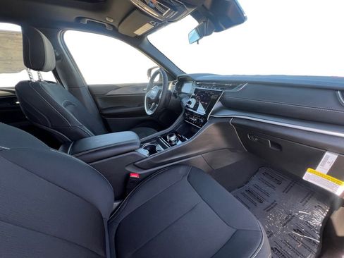 New 2026 Jeep Grand Cherokee Laredo image 24