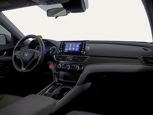 Used 2018 Honda Accord EX image 14