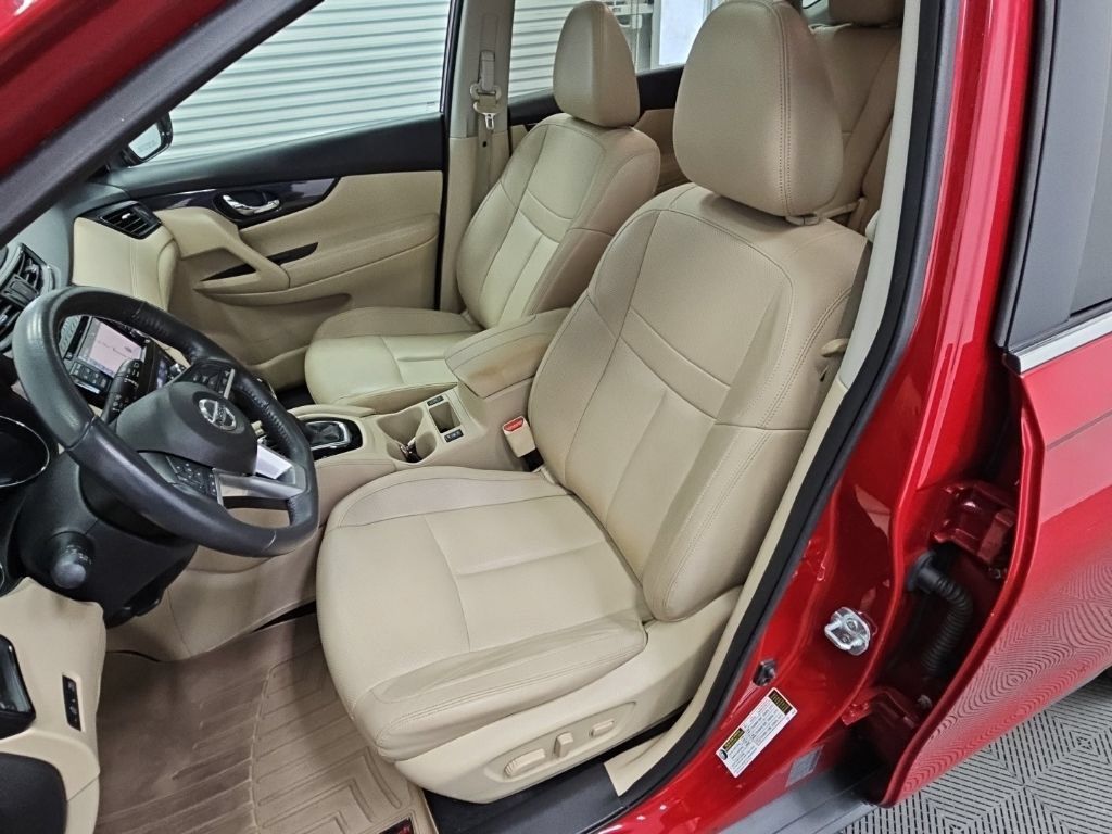 Used 2017 Nissan Rogue SL w/ SL Premium Package FWD image 30