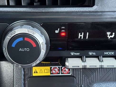 Used 2025 Toyota 4Runner TRD Off-Road image 18