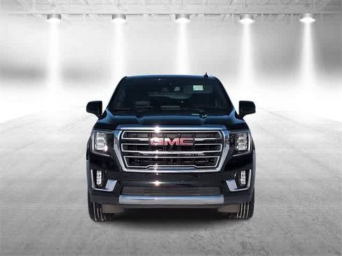 Used 2021 GMC Yukon SLT w/ SLT Luxury Package image 3