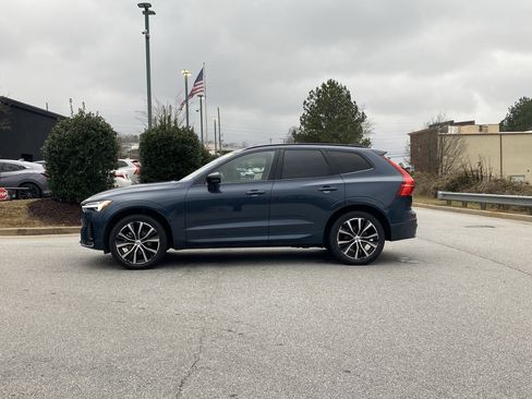 Used 2025 Volvo XC60 B5 Plus image 14