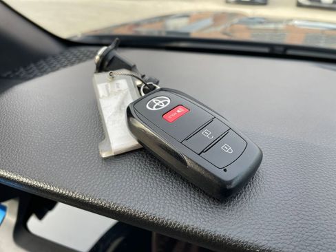 Used 2025 Toyota Tacoma TRD Off-Road image 22