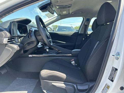New 2026 Hyundai Elantra Hybrid FWD image 7