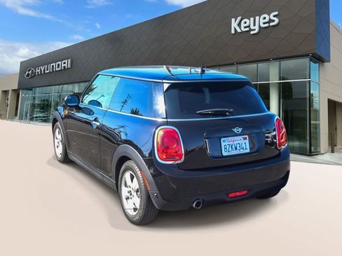 Used 2019 MINI Cooper 2-Door Hardtop w/ Signature Upholstery Package FWD image 7
