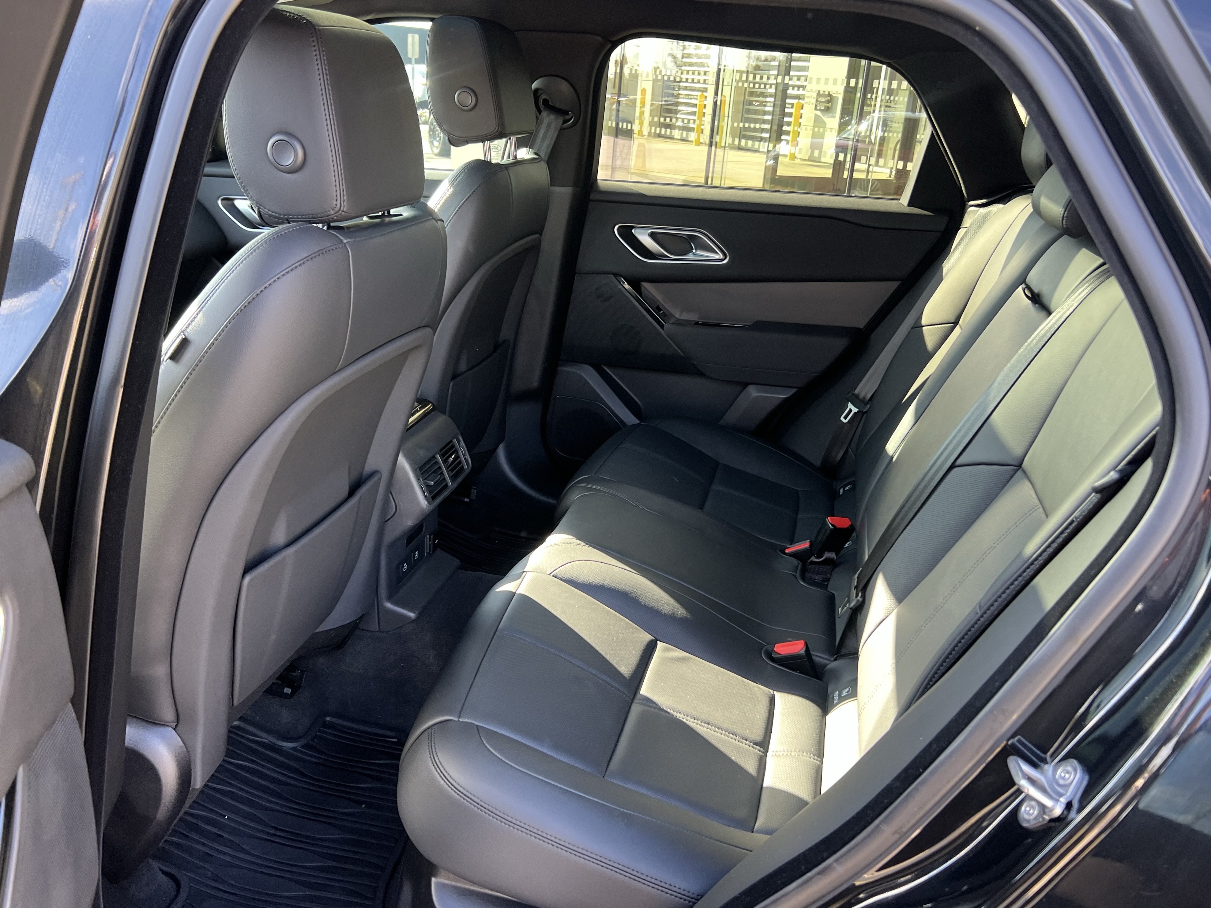 Certified 2024 Land Rover Range Rover Velar Dynamic SE AWD/4WD image 30