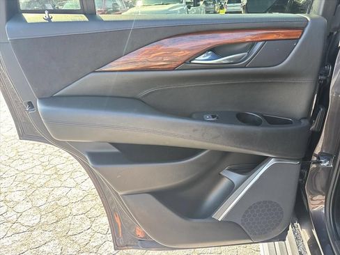 Used 2015 Cadillac Escalade Premium AWD/4WD image 17