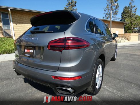 Used 2018 Porsche Cayenne AWD/4WD image 8