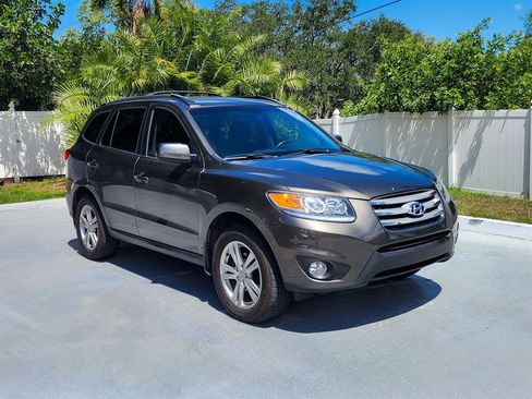 Used 2012 Hyundai Santa Fe SE FWD image 2