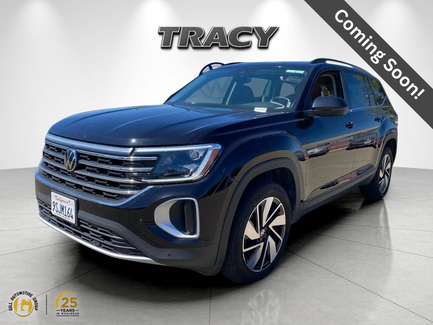 Used 2025 Volkswagen Atlas SE AWD/4WD image 1