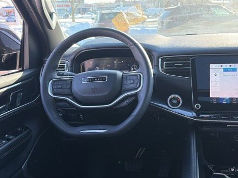 Used 2023 Jeep Wagoneer L 4WD w/ Premium Group I image 13