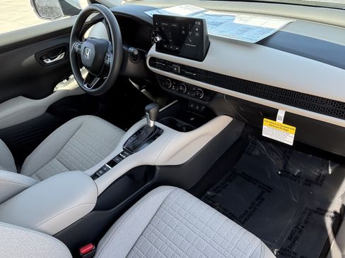 New 2027 Honda HR-V LX image 8