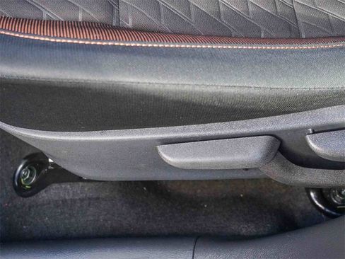 Used 2023 Nissan Kicks SR image 19