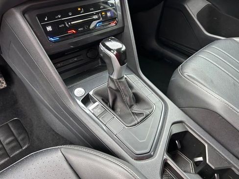 Used 2024 Volkswagen Tiguan SE image 27