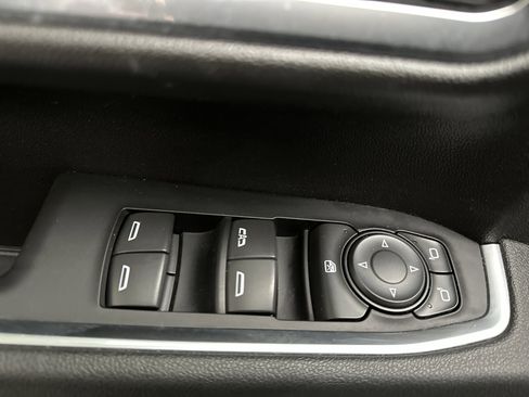 Used 2025 Chevrolet Silverado 2500 LT w/ Convenience Package image 21