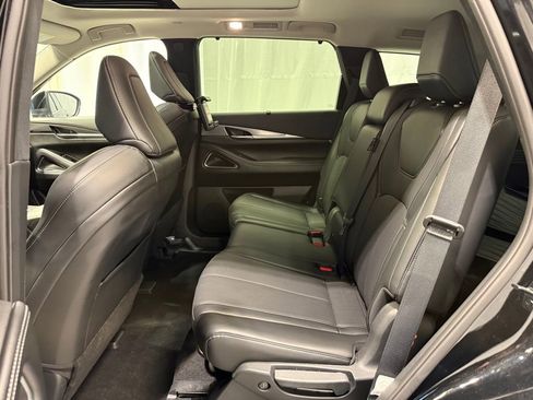 Certified 2026 INFINITI QX60 Luxe w/ Family Package AWD/4WD image 23