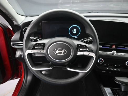 Certified 2024 Hyundai Elantra SEL FWD image 23
