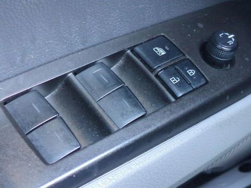 Used 2021 Toyota Camry SE FWD image 21