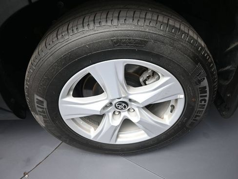 Certified 2025 Toyota Highlander LE AWD/4WD image 15