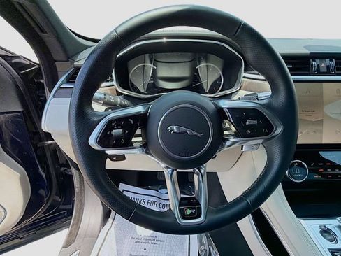 Used 2023 Jaguar F-PACE R-Dynamic S AWD/4WD image 39