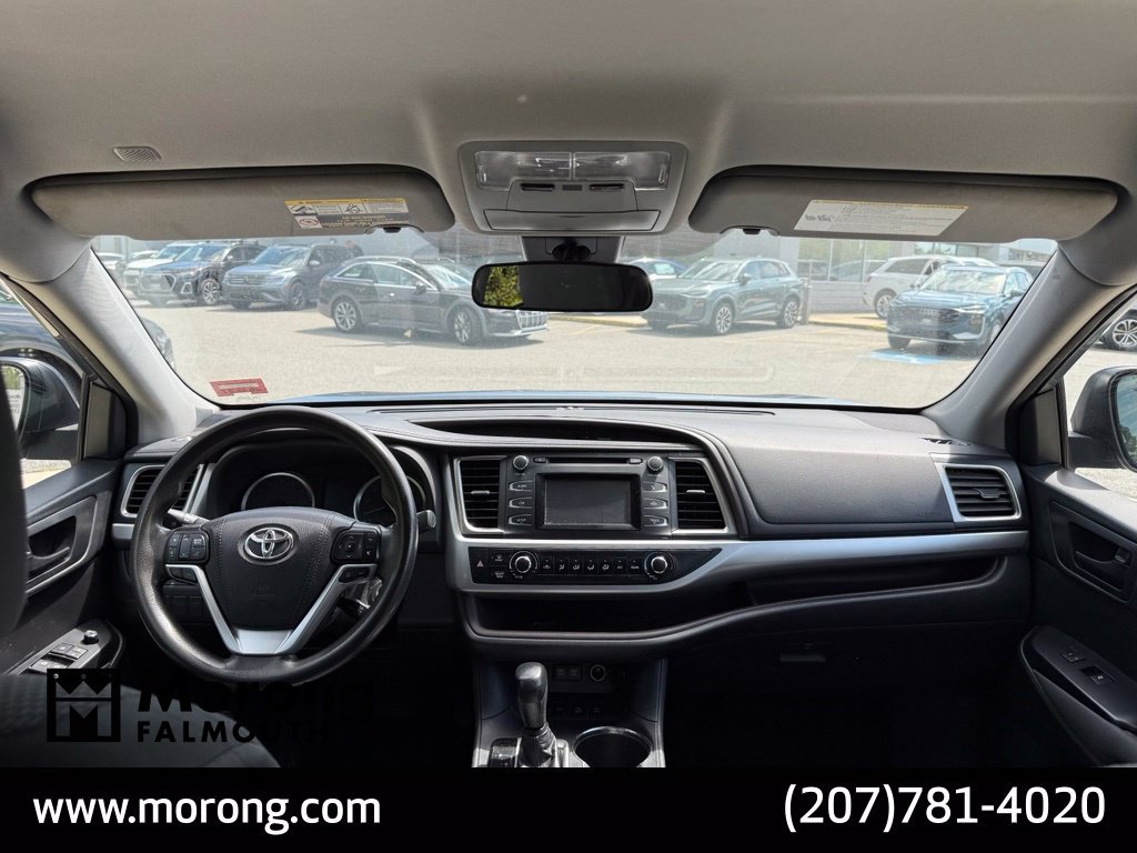 Used 2018 Toyota Highlander LE AWD/4WD image 31
