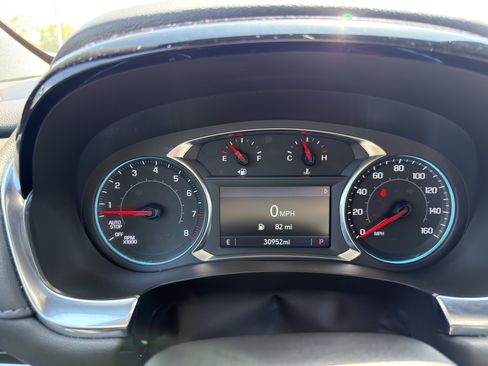 Used 2023 Chevrolet Traverse LT FWD image 30