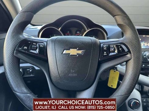 Used 2016 Chevrolet Cruze LT w/ Technology Package image 40
