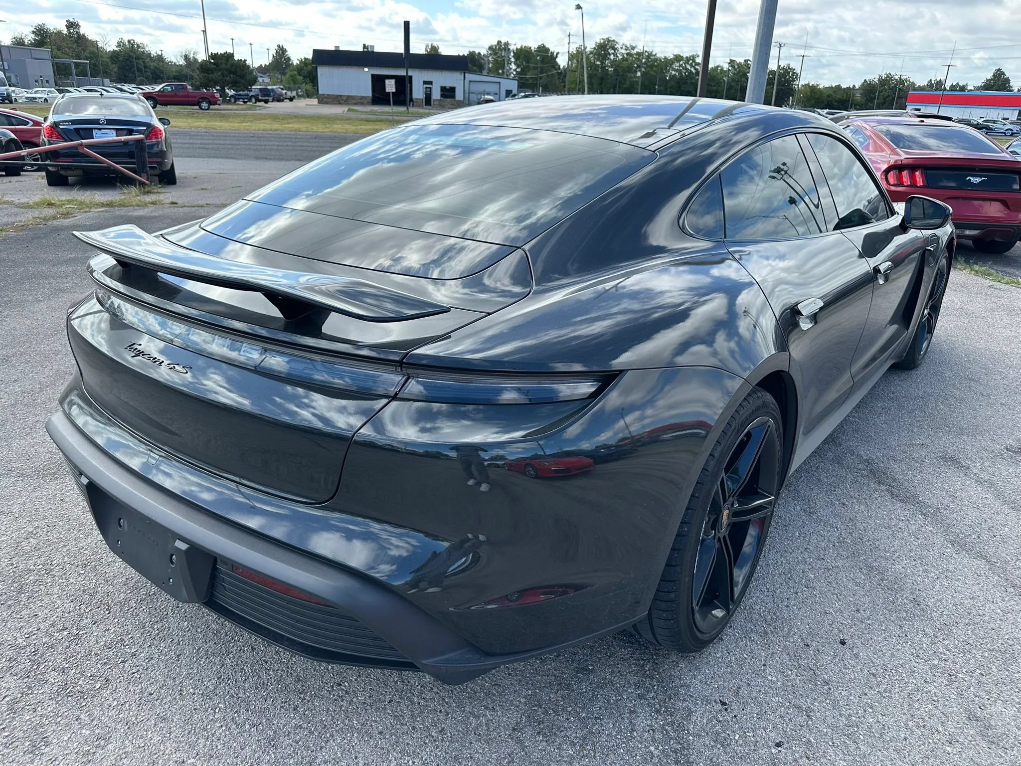 Used 2022 Porsche Taycan 4S AWD/4WD image 32